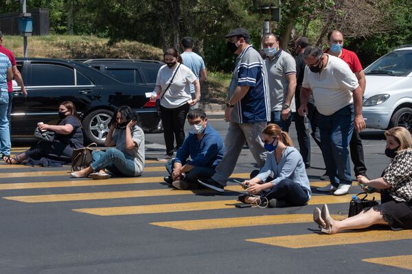 Царукян под прицелом: хронология того, что произошло в Ереване в воскресенье - Sputnik Армения