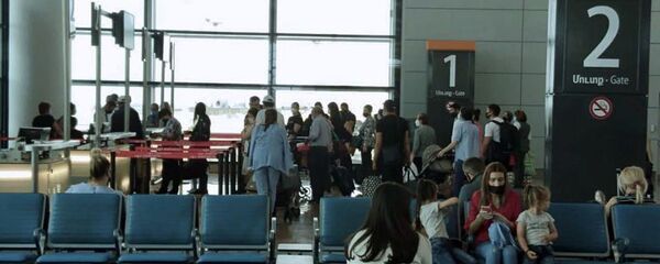 Граждане России возвращаются на родину рейсом Еревaн - Москвa - Казань - Махачкала (15 июня 2020). Еревaн Граждане России возвращаются на родину рейсом Еревaн - Москвa - Казань - Махачкала (15 июня 2020). Еревaн - Sputnik Արմենիա