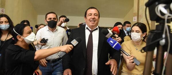 Гагик Царукян на заседании Парламента по вопросу лишения Гагика Царукяна депутатской неприкосновенности (16 июня 2020). Еревaн - Sputnik Արմենիա