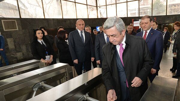 Президент Армении Серж Саргсян приехал на открытие нового торгового центра Россия Молл. - Sputnik Армения