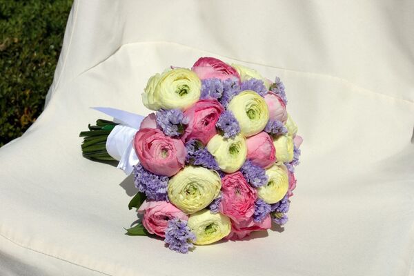 Букет из ранункулюсов Букет из ранункулюсов - Sputnik Армения