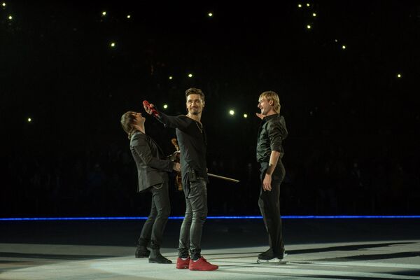 Эдвин Мартон, Дима Билан и Евгений Плющенко на шоу Короли льда Эдвин Мартон, Дима Билан и Евгений Плющенко на шоу Короли льда - Sputnik Արմենիա
