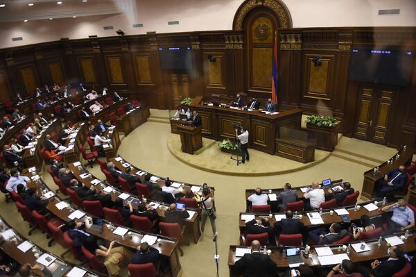 Гагик Царукян после выступления на заседании Парламента (16 июня 2020). Еревaн - Sputnik Армения
