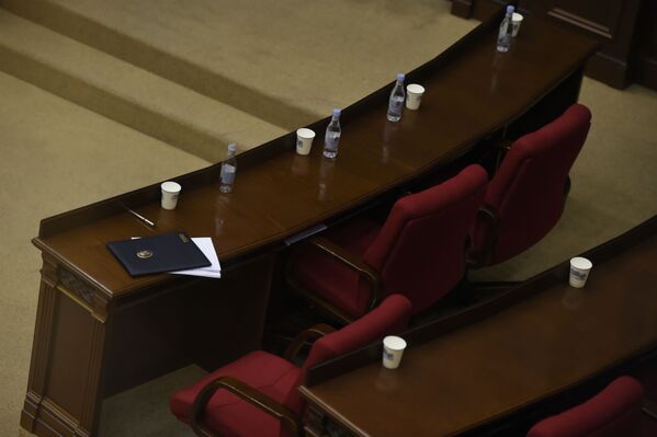 Зал Парламента во время перерыва (16 июня 2020). Еревaн - Sputnik Армения