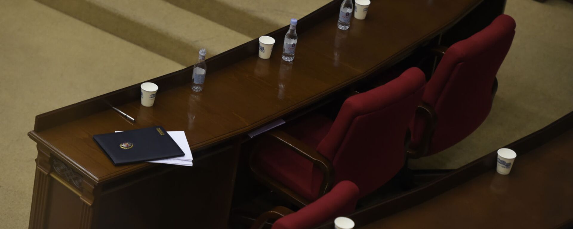 Зал Парламента во время перерыва (16 июня 2020). Еревaн - Sputnik Արմենիա, 1920, 28.10.2020