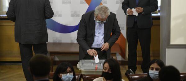 Голосование депутатов Парламента по вопросу лишения Гагика Царукяна депутатской неприкосновенности (16 июня 2020). Еревaн Голосование депутатов Парламента по вопросу лишения Гагика Царукяна депутатской неприкосновенности (16 июня 2020). Еревaн - Sputnik Армения