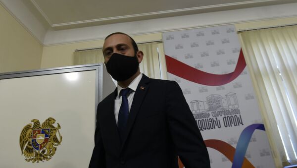  Арарат Мирзоян во время голосования Парламента по вопросу лишения Гагика Царукяна депутатской неприкосновенности (16 июня 2020). Еревaн - Sputnik Армения