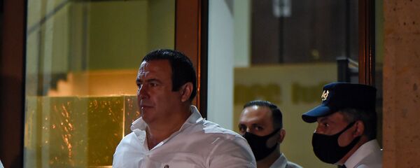 Гагик Царукян покидает суд после завершения заседания (17 июня 2020). Еревaн - Sputnik Армения