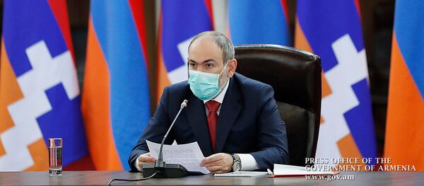 Премьер-министр Армении Никол Пашинян на совместном заседании совета безопасности Армении и Карабаха (19 июня 2020). Еревaн - Sputnik Արմենիա
