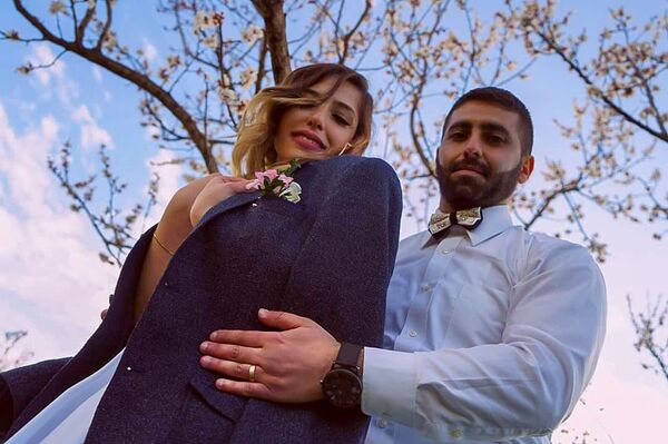 Поцелуй невесту в маске: как справляют большие армянские свадьбы в эпоху пандемии Поцелуй невесту в маске: как справляют большие армянские свадьбы в эпоху пандемии - Sputnik Армения