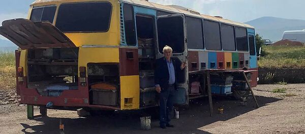 Передвижная пасека жителя Гориса Карена Чагаряна - Sputnik Արմենիա