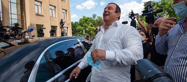 Гагик Царукян выходит из здания суда (21 июня 2020). Еревaн - Sputnik Армения