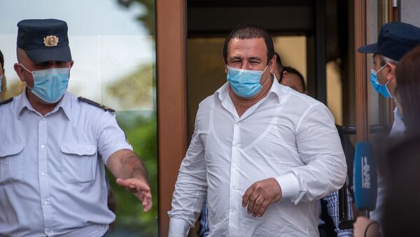 Гагик Царукян выходит из здания суда (21 июня 2020). Еревaн - Sputnik Армения
