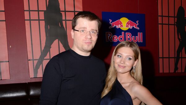 Гарик Харламов и Кристина Асмус во время посещения мюзикла CHICAGO в Москве - Sputnik Արմենիա