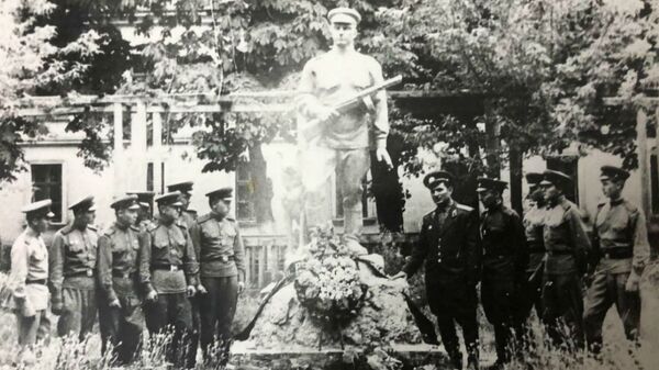 Памятник герою ВОВ Макару Степаняну - Sputnik Արմենիա