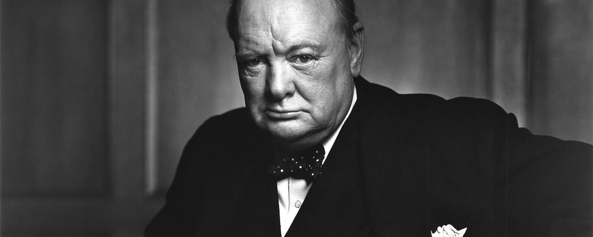 Портрет бывшего премьер-министра Великобритании Уинстона Черчилля фотографa Юсуфa Каршa - Sputnik Արմենիա, 1920, 23.06.2020