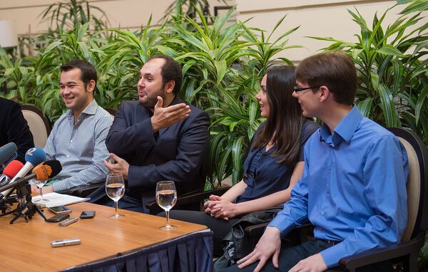 Пресс-конференция пианистов в рамках проекта Четыре рояля на одной сцене. Пресс-конференция пианистов в рамках проекта Четыре рояля на одной сцене. - Sputnik Армения