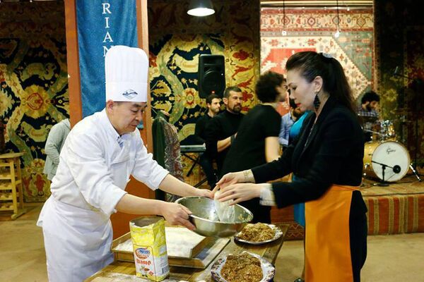 Армяно-китайское кулинарное состязание Армяно-китайское кулинарное состязание - Sputnik Армения