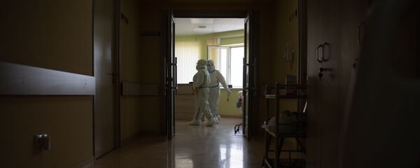 Сотрудники медцентра Арташат в коридорах Сотрудники медцентра Арташат в коридорах - Sputnik Արմենիա