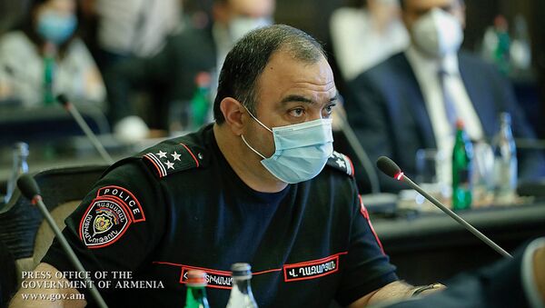 Начальник полиции Ваге Казарян на заседании правительства (25 июня 2020). Еревaн - Sputnik Армения
