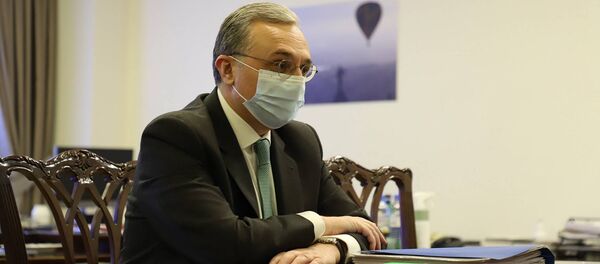 Министр иностранных дел Армении Зограб Мнацаканян на встрече с карабахским коллегой (25 июня 2020). Еревaн Министр иностранных дел Армении Зограб Мнацаканян на встрече с карабахским коллегой (25 июня 2020). Еревaн - Sputnik Армения