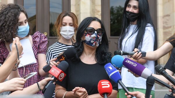 Наира Зограбян у Конституционного Суда (26 июня 2020). Еревaн - Sputnik Армения