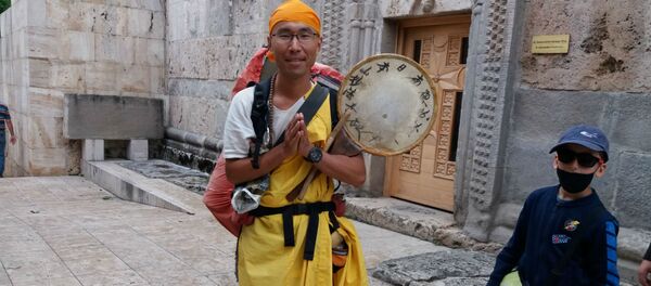 Буддист из Японии Кенсин Гера в монастыре Агарцин (26 июня 2020). - Sputnik Армения