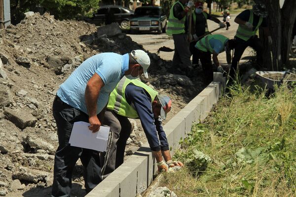 «Փողոցներով որ ման գաս, 1 փոս չես գտնի». Գյումրին է՛լ ավելի գեղեցիկ է լինելու «Փողոցներով որ ման գաս, 1 փոս չես գտնի». Գյումրին է՛լ ավելի գեղեցիկ է լինելու - Sputnik Արմենիա