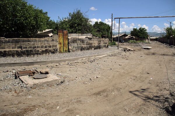 «Փողոցներով որ ման գաս, 1 փոս չես գտնի». Գյումրին է՛լ ավելի գեղեցիկ է լինելու «Փողոցներով որ ման գաս, 1 փոս չես գտնի». Գյումրին է՛լ ավելի գեղեցիկ է լինելու - Sputnik Արմենիա