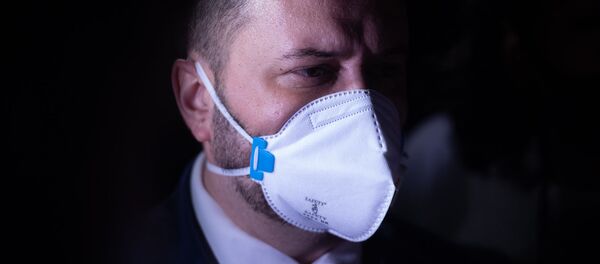 Министр образования, науки, культуры и спорта Араик Арутюнян на месте пожара в Цицернакаберде (26 июня 2020). Еревaн - Sputnik Армения