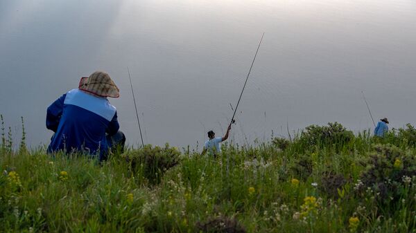 Рыбаки у озера - Sputnik Արմենիա