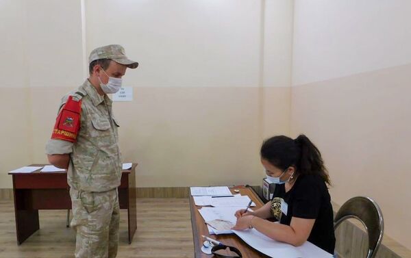 Голосование в различных воинских частях по внесению поправок в Конституцию РФ (июнь 2020). Еревaн, Гюмри - Sputnik Армения