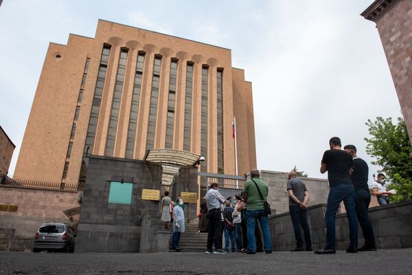 «Հանուն Հայաստանի հետ համագործակցության». ինչպե՞ս է անցնում քվեարկությունը ՌԴ դեսպանատանը - Sputnik Արմենիա