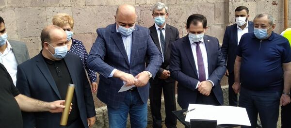 В Гюмри началось строительство 15 улиц (1 июля 2020). В Гюмри началось строительство 15 улиц (1 июля 2020). - Sputnik Արմենիա