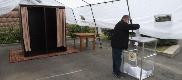 Как россияне голосовали в Армении Как россияне голосовали в Армении - Sputnik Армения