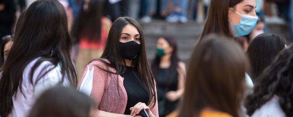 Единый экзамен по английскому языку в старшей школе № 29 им. Андраника Маргаряна (2 июля 2020). Еревaн Единый экзамен по английскому языку в старшей школе № 29 им. Андраника Маргаряна (2 июля 2020). Еревaн - Sputnik Армения