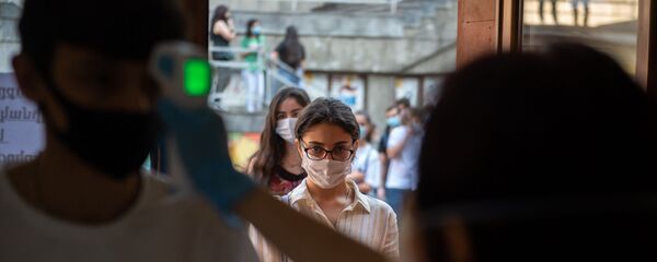 Единый экзамен по английскому языку в старшей школе № 29 им. Андраника Маргаряна (2 июля 2020). Еревaн - Sputnik Արմենիա