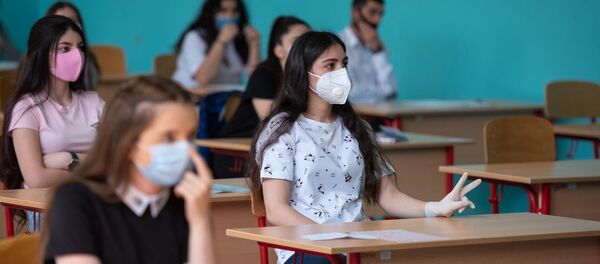 Единый экзамен по английскому языку в старшей школе № 29 им. Андраника Маргаряна (2 июля 2020). Еревaн Единый экзамен по английскому языку в старшей школе № 29 им. Андраника Маргаряна (2 июля 2020). Еревaн - Sputnik Արմենիա