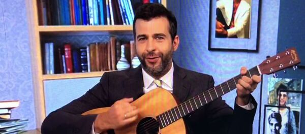 Иван Ургант с гитарой - Sputnik Армения