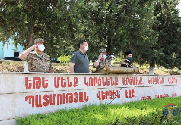 Встреча призывников в Карабахе: командующий Армией обороны поговорил с новобранцами - Sputnik Армения