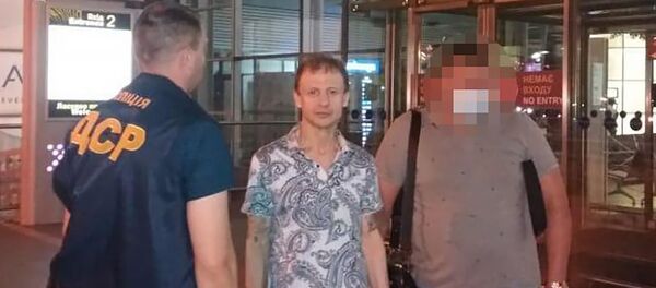 Полиция Украины выдворила вора в законе по кличке Рубен Ивановский (2 июля 2020). Украина - Sputnik Армения