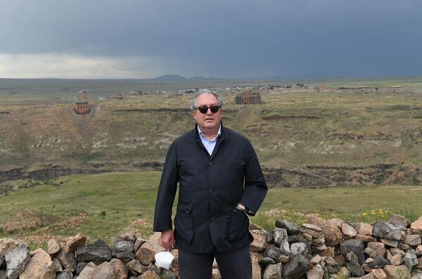 Հայաստանի և Ռուսաստանի բարեկամության խորհրդանիշները. նախագահն այցելել է պետական սահման - Sputnik Արմենիա