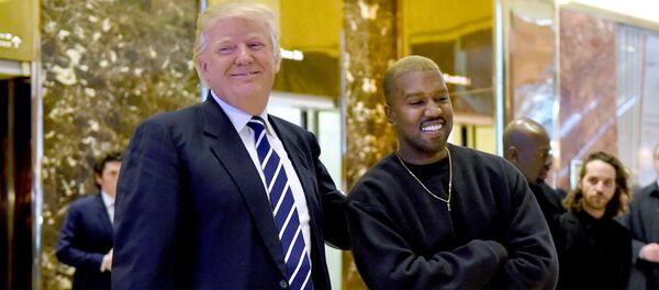 Президент США Дональд Трамп с рэпером Канье Уэстом (13 декабря 2016). Нью-Йорк - Sputnik Армения