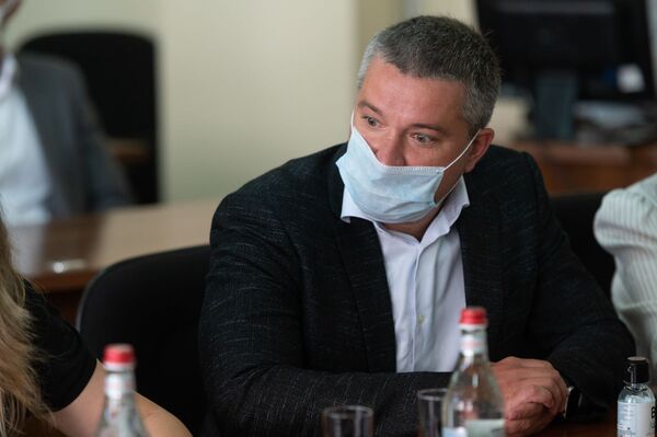 Сыр-бор вокруг армянского телекома: сохранят ли 700 билайновцев работу при Есаянах Сыр-бор вокруг армянского телекома: сохранят ли 700 билайновцев работу при Есаянах - Sputnik Армения