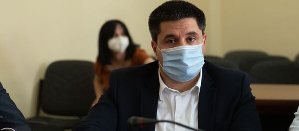 Глава Team Telecom Armenia Айк Есаян на обсуждении в Госкомиссии по защите экономической конкуренции о покупке дочерней компании Билайн в Армении (7 июля 2020). Еревaн Глава Team Telecom Armenia Айк Есаян на обсуждении в Госкомиссии по защите экономической конкуренции о покупке дочерней компании Билайн в Армении (7 июля 2020). Еревaн - Sputnik Армения