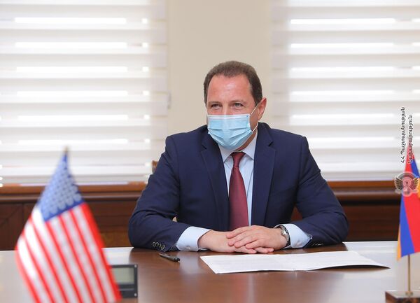 Դավիթ Տոնոյանն ընդունել է ՀՀ-ում ԱՄՆ դեսպան Լին Թրեյսիին Դավիթ Տոնոյանն ընդունել է ՀՀ-ում ԱՄՆ դեսպան Լին Թրեյսիին - Sputnik Արմենիա