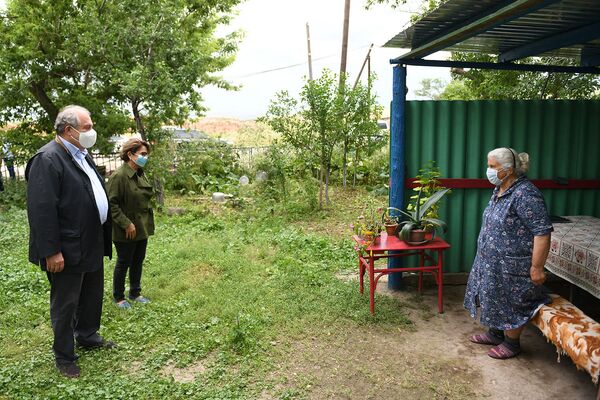 Заброшенное армянское село на границе с Турцией, или О чем шумит река на заставе - Sputnik Армения