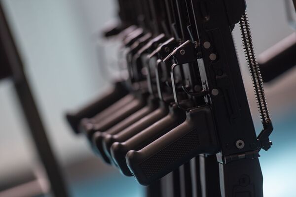 Հայ զինվորը շուտով տեղական «Կալաշնիկով» կունենա. ինչպե՞ս է աշխատում զենքի գործարանը - Sputnik Արմենիա