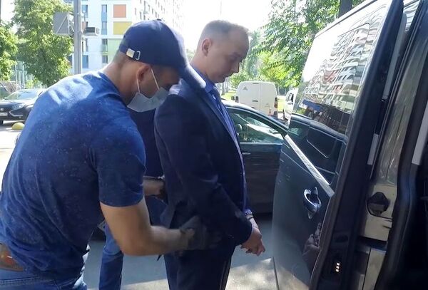 Следствие запросило для Ивана Сафронова два месяца ареста: он обвинения отвергает Следствие запросило для Ивана Сафронова два месяца ареста: он обвинения отвергает - Sputnik Армения