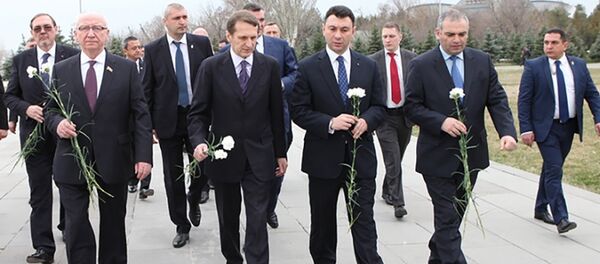 Сергей Нарышкин посетил Мемориал жертв Геноцида армян в Цицернакаберде Сергей Нарышкин посетил Мемориал жертв Геноцида армян в Цицернакаберде - Sputnik Армения